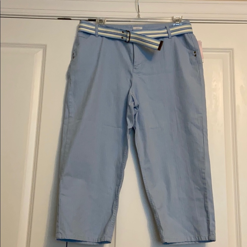 NWT Lt Blue Capri Sz 16